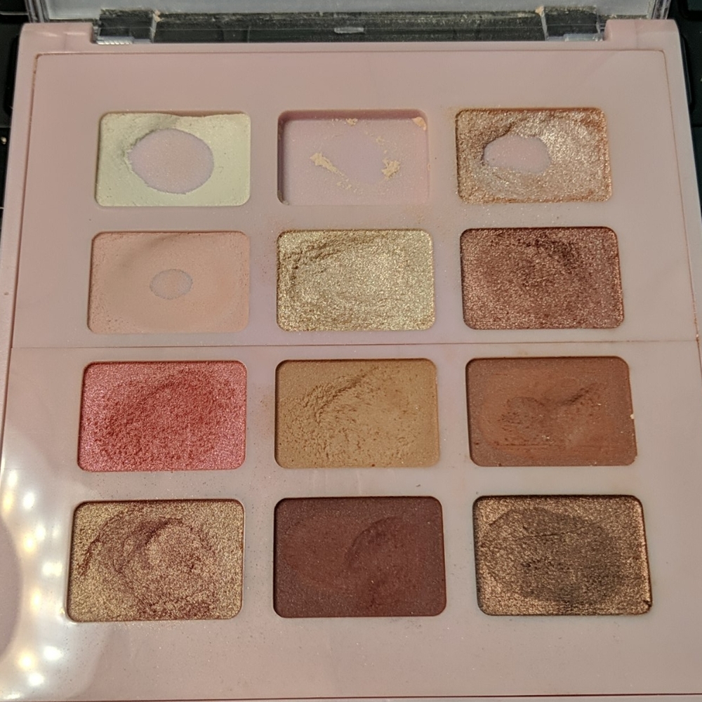 L'oreal Paris Paradise Scented eye shadow palette